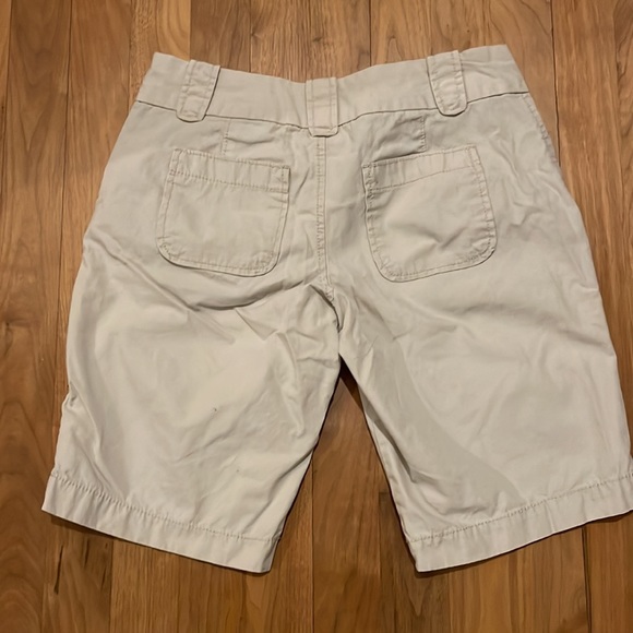 Old Navy khaki shorts sz 0 - Picture 2 of 2